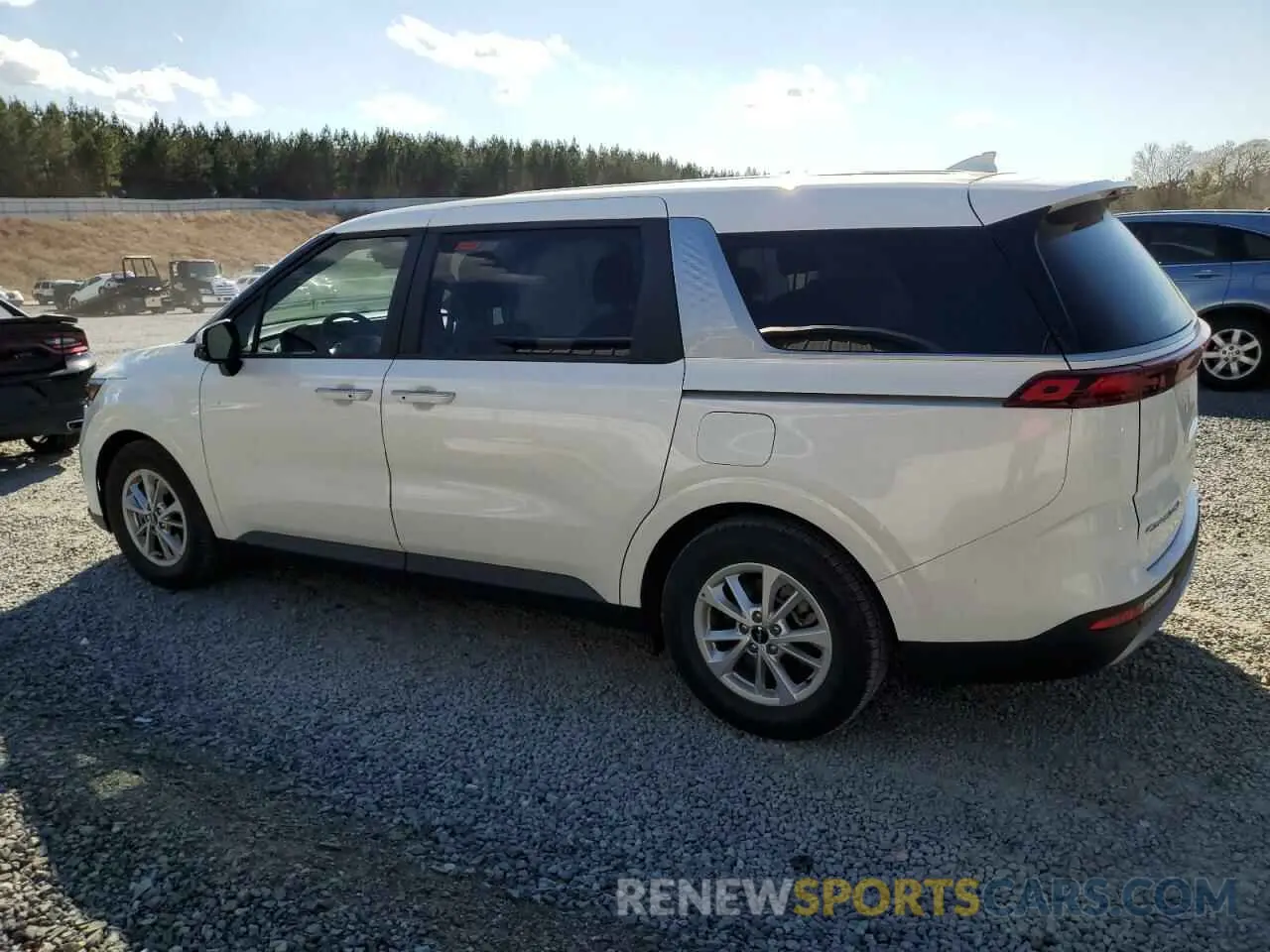 2 Photograph of a damaged car KNDNB4H37N6096896 KIA CARNIVAL L 2022