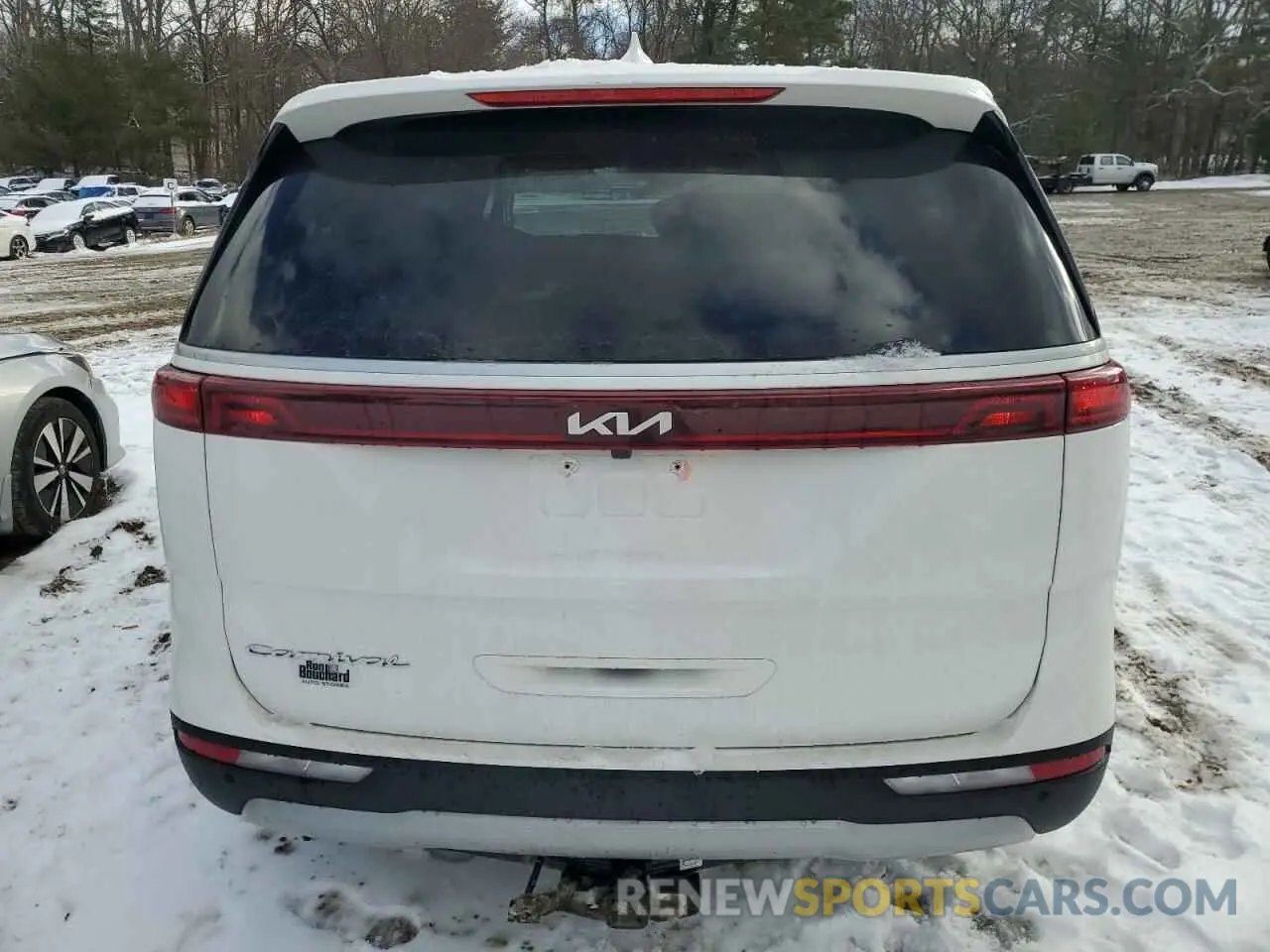 6 Photograph of a damaged car KNDNB4H37N6131937 KIA CARNIVAL L 2022