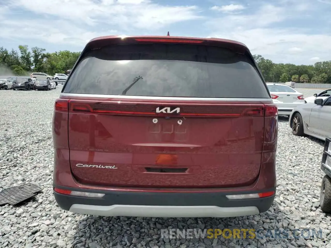 6 Photograph of a damaged car KNDNB4H38N6092503 KIA CARNIVAL L 2022