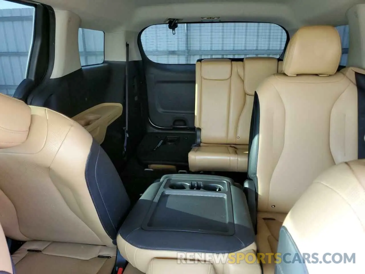 10 Photograph of a damaged car KNDNB4H38N6125113 KIA CARNIVAL L 2022