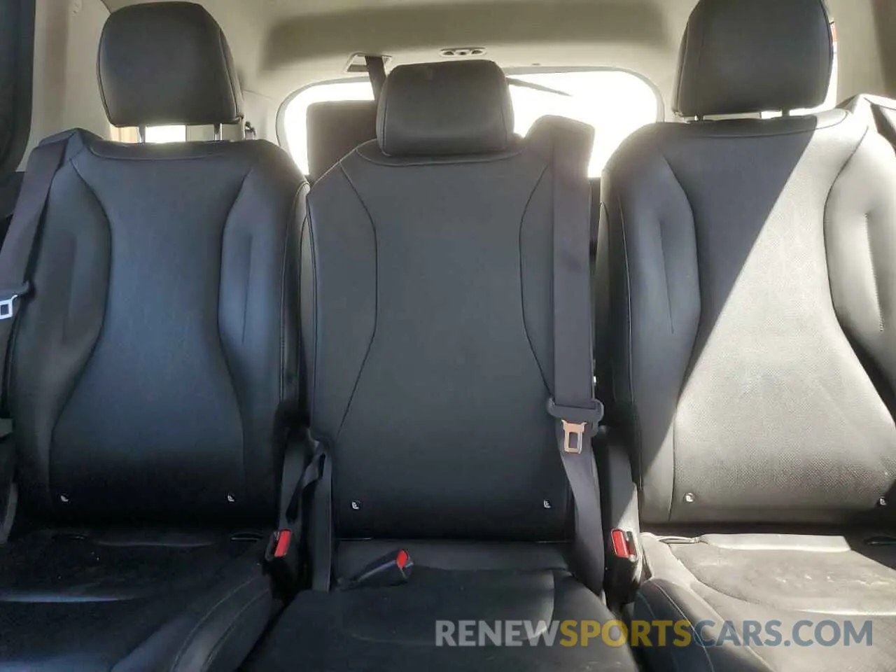 10 Photograph of a damaged car KNDNB4H39N6172568 KIA CARNIVAL L 2022