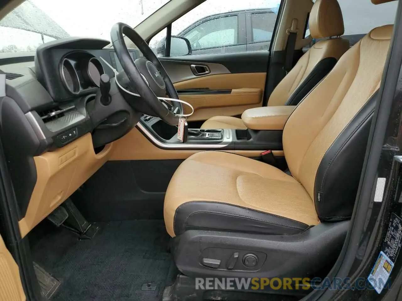 7 Photograph of a damaged car KNDNB4H3XN6106708 KIA CARNIVAL L 2022
