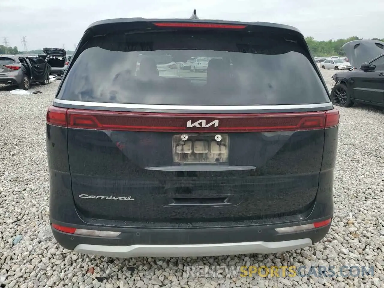 6 Photograph of a damaged car KNDNB4H3XN6114727 KIA CARNIVAL L 2022