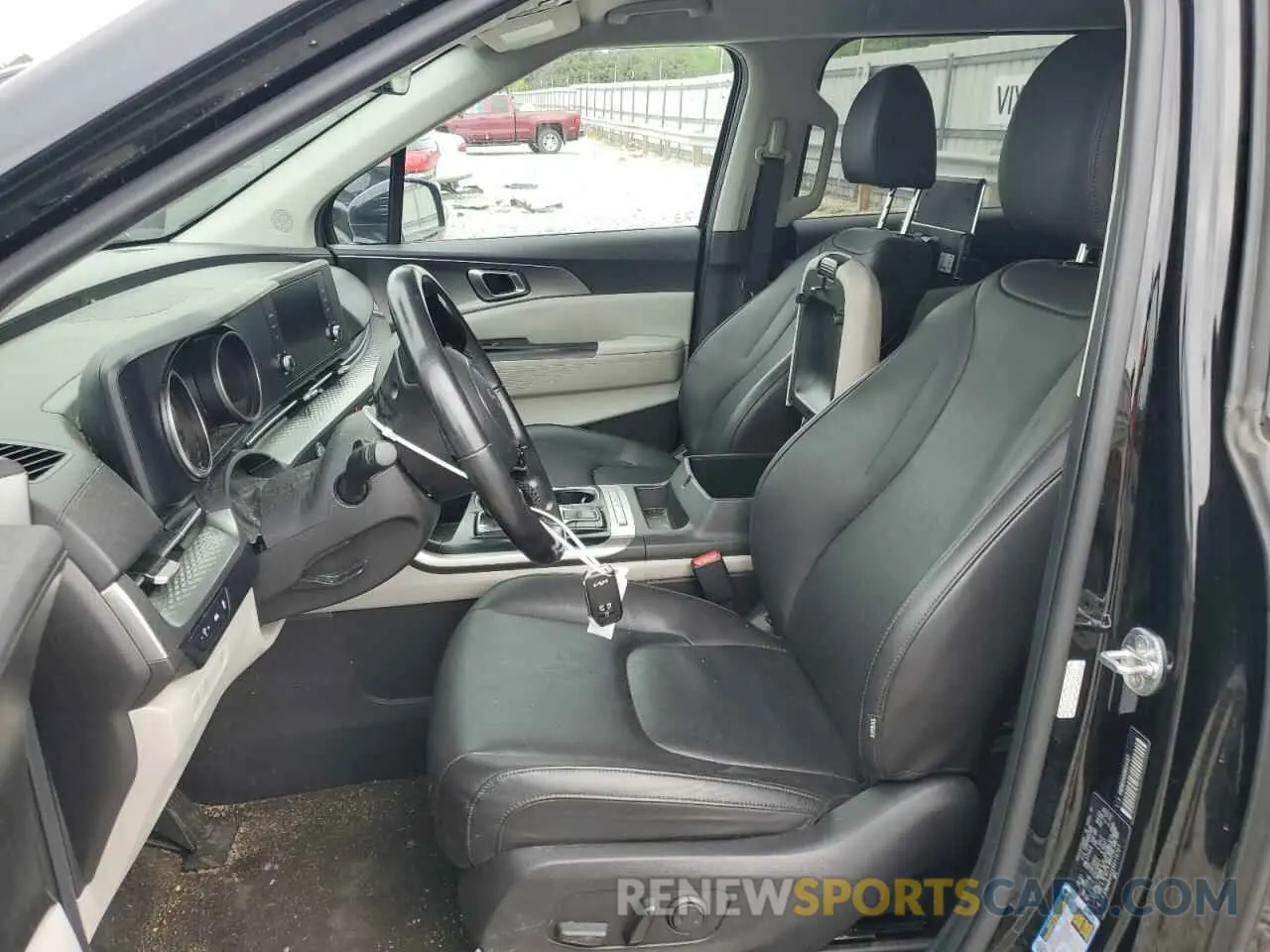 7 Photograph of a damaged car KNDNB4H3XN6114727 KIA CARNIVAL L 2022