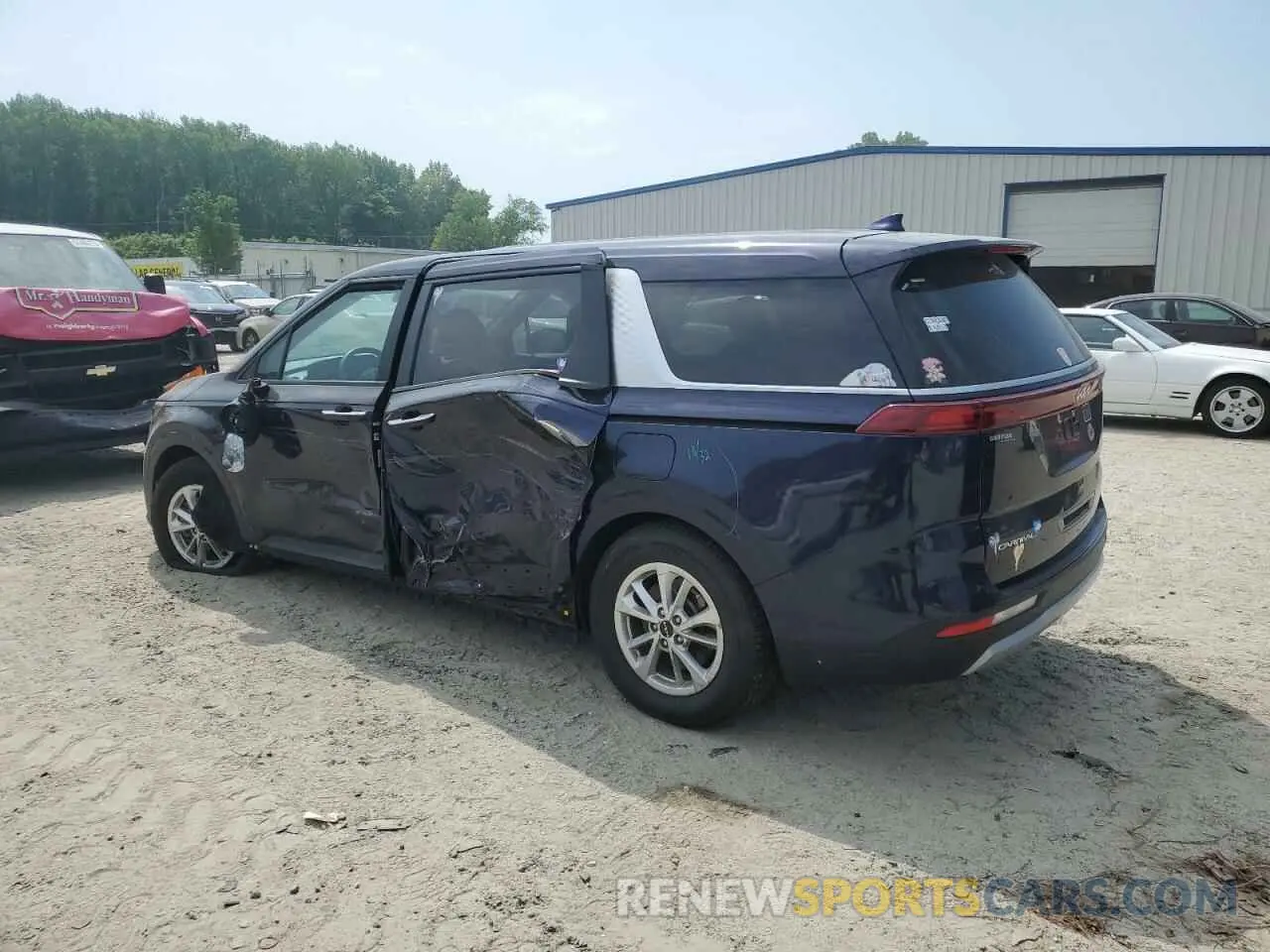 2 Photograph of a damaged car KNDNB4H31P6282940 KIA CARNIVAL L 2023