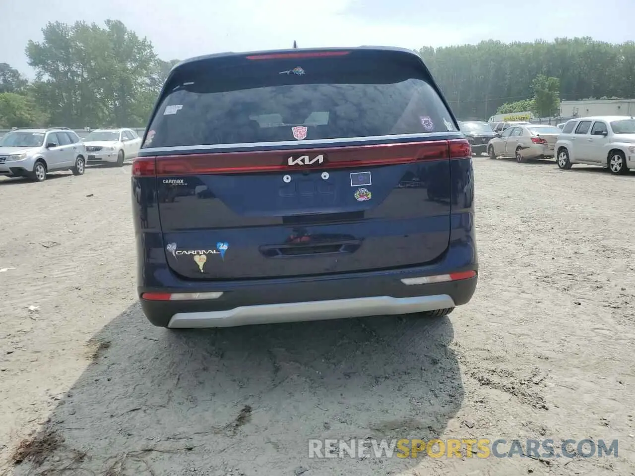 6 Photograph of a damaged car KNDNB4H31P6282940 KIA CARNIVAL L 2023