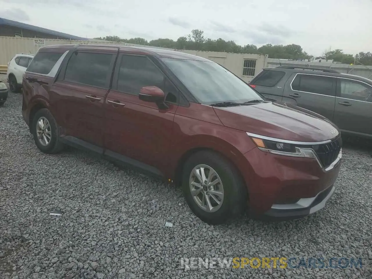 4 Photograph of a damaged car KNDNB4H37P6252874 KIA CARNIVAL L 2023