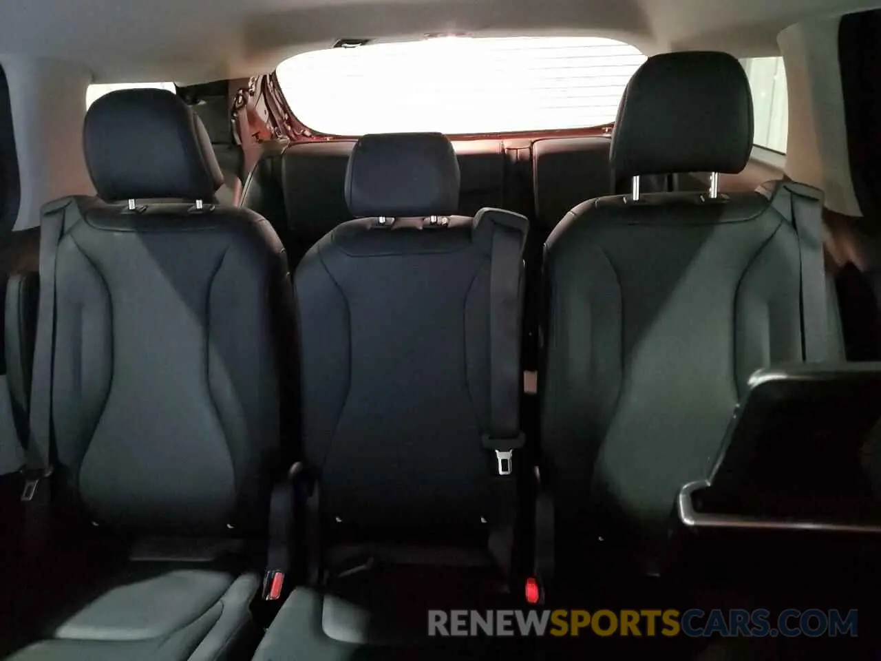 10 Photograph of a damaged car KNDNB4H39P6227409 KIA CARNIVAL L 2023