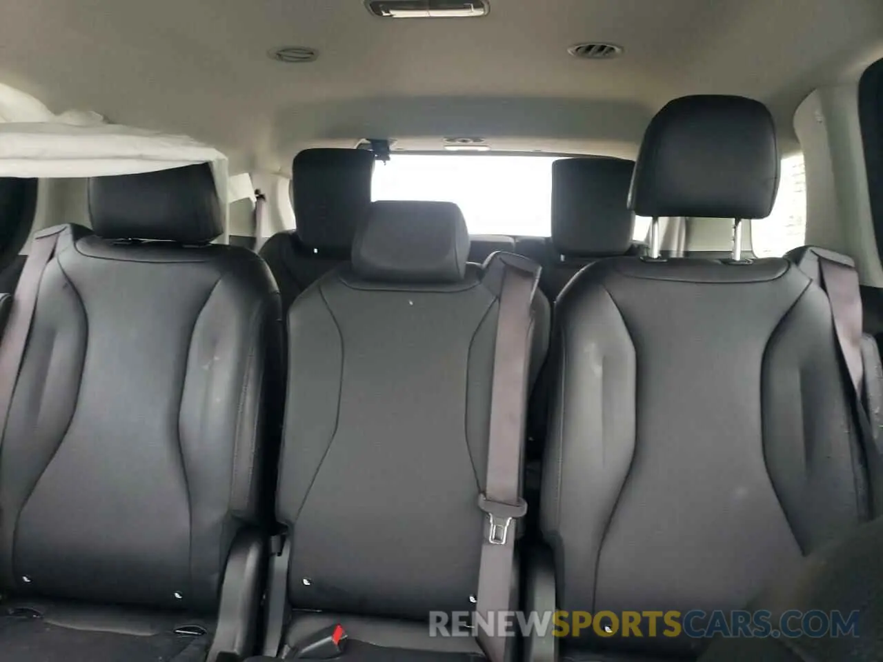 10 Photograph of a damaged car KNDNB4H3XP6212000 KIA CARNIVAL L 2023