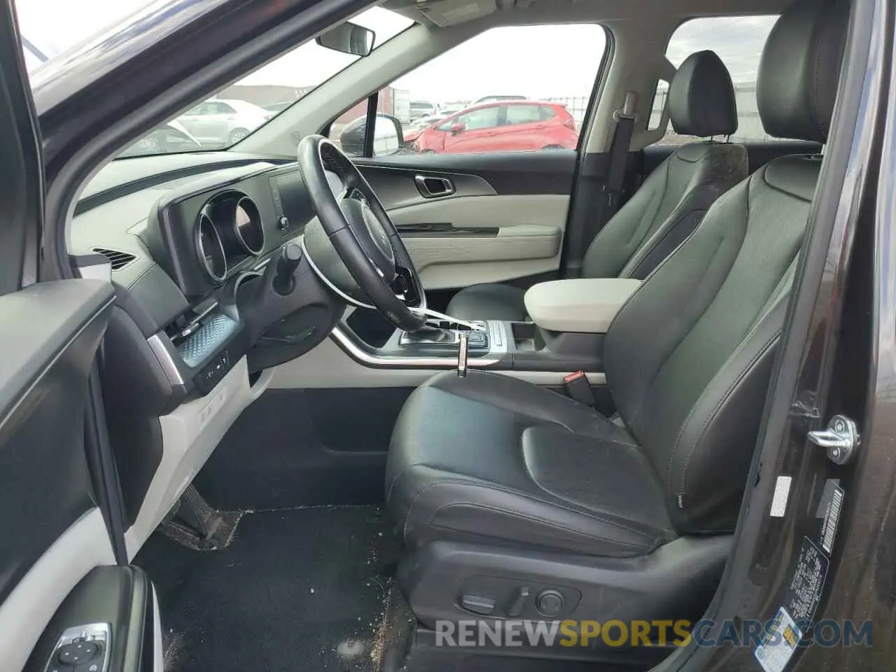 7 Photograph of a damaged car KNDNB4H3XP6264274 KIA CARNIVAL L 2023