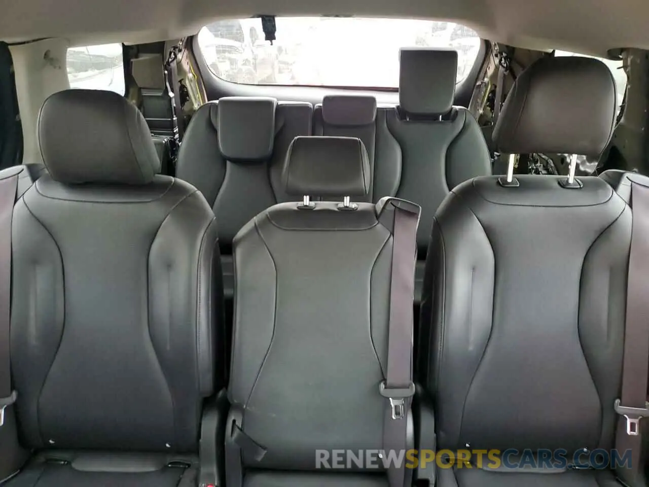 10 Photograph of a damaged car KNDNB4H30R6433818 KIA CARNIVAL L 2024