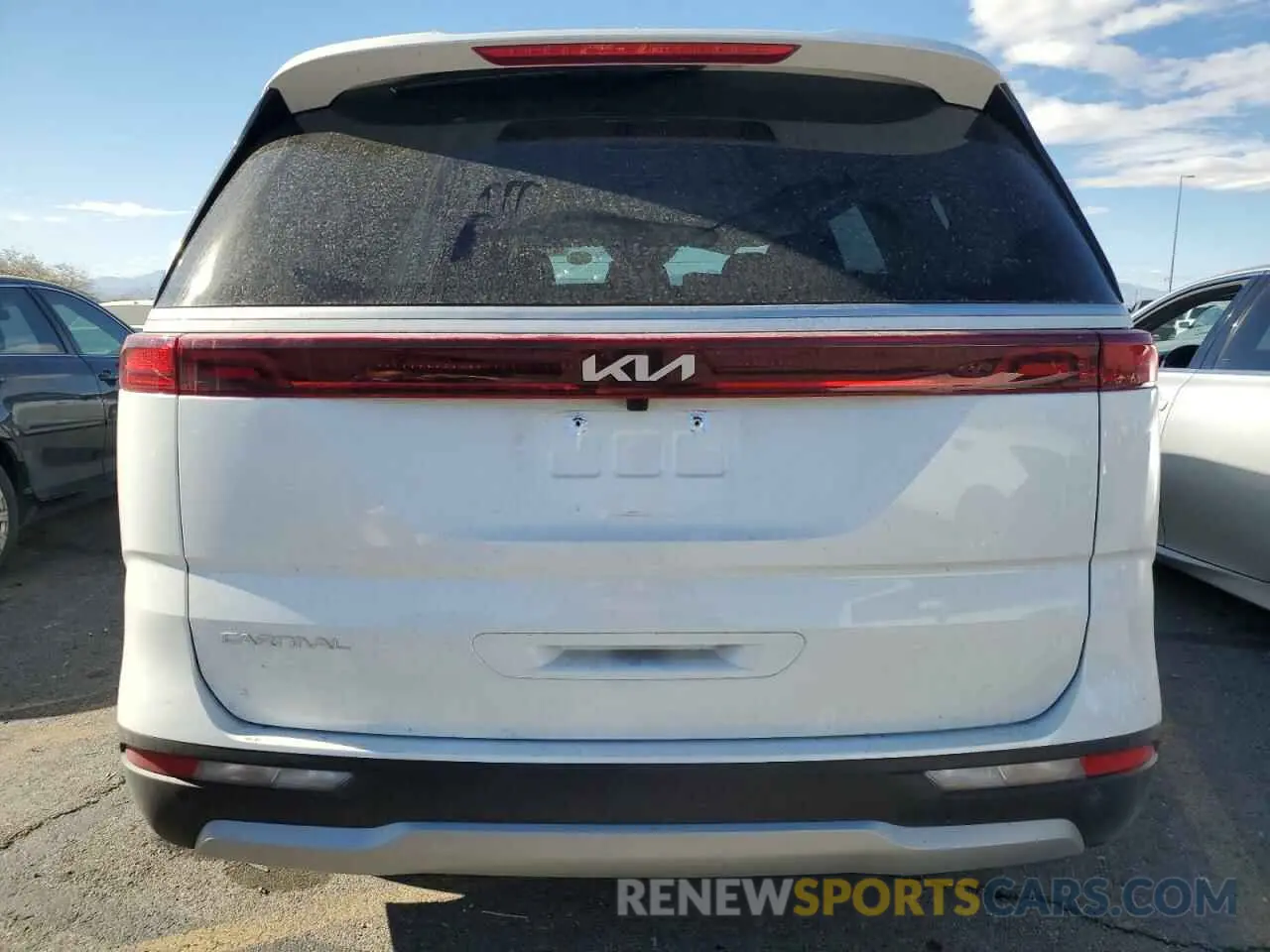 6 Photograph of a damaged car KNDNB4H30R6434564 KIA CARNIVAL L 2024