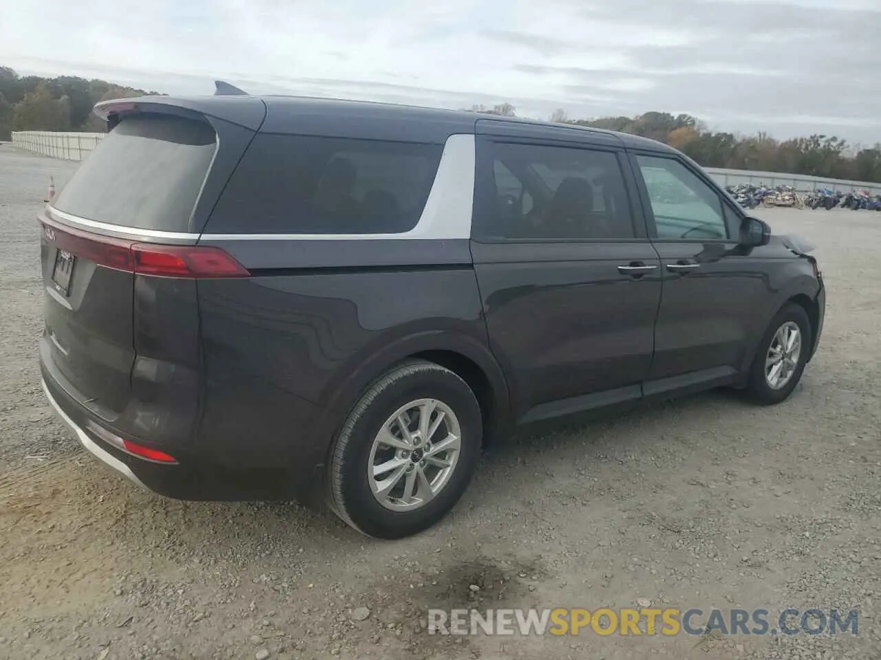 3 Photograph of a damaged car KNDNB4H31R6403369 KIA CARNIVAL L 2024