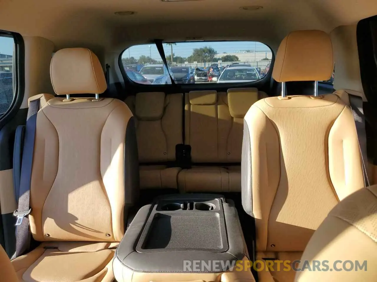 10 Photograph of a damaged car KNDNB4H31R6441748 KIA CARNIVAL L 2024