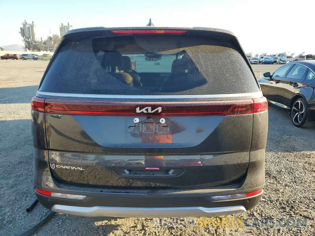 6 Photograph of a damaged car KNDNB4H31R6441748 KIA CARNIVAL L 2024