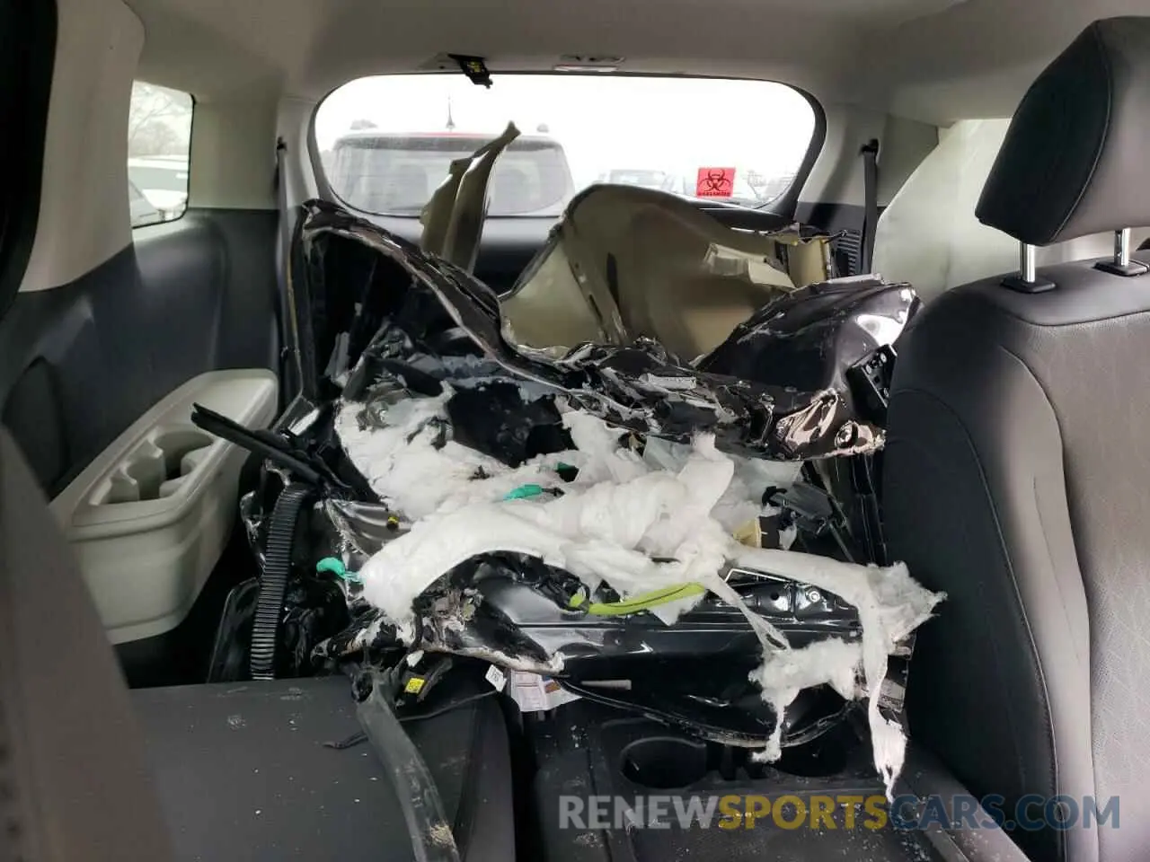 10 Photograph of a damaged car KNDNB4H32R6433240 KIA CARNIVAL L 2024
