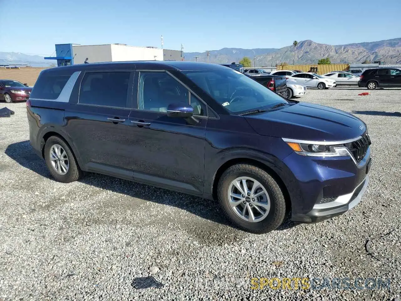 4 Photograph of a damaged car KNDNB4H33R6304892 KIA CARNIVAL L 2024