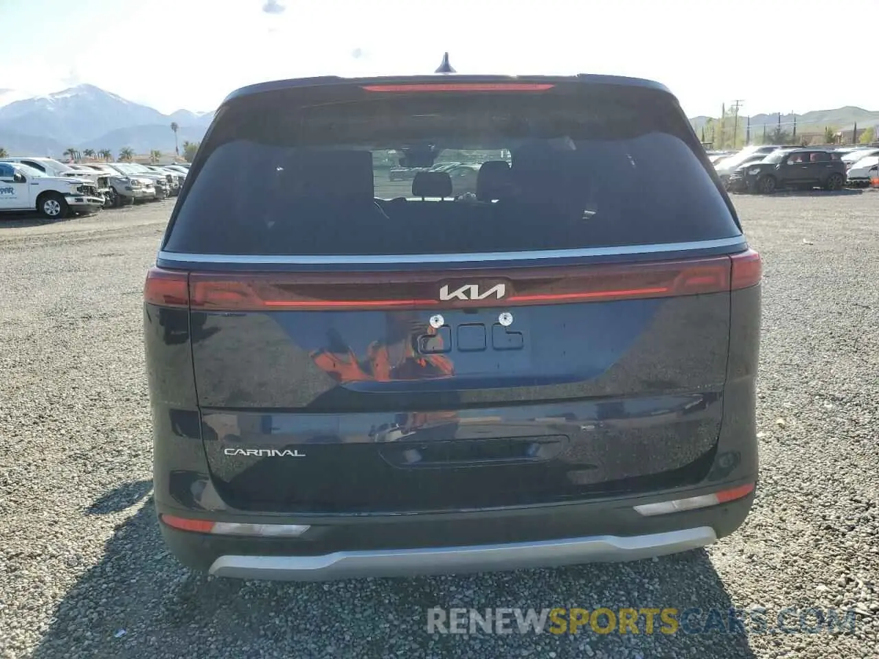 6 Photograph of a damaged car KNDNB4H33R6304892 KIA CARNIVAL L 2024