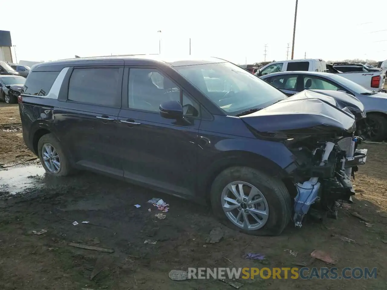 4 Photograph of a damaged car KNDNB4H34R6355298 KIA CARNIVAL L 2024