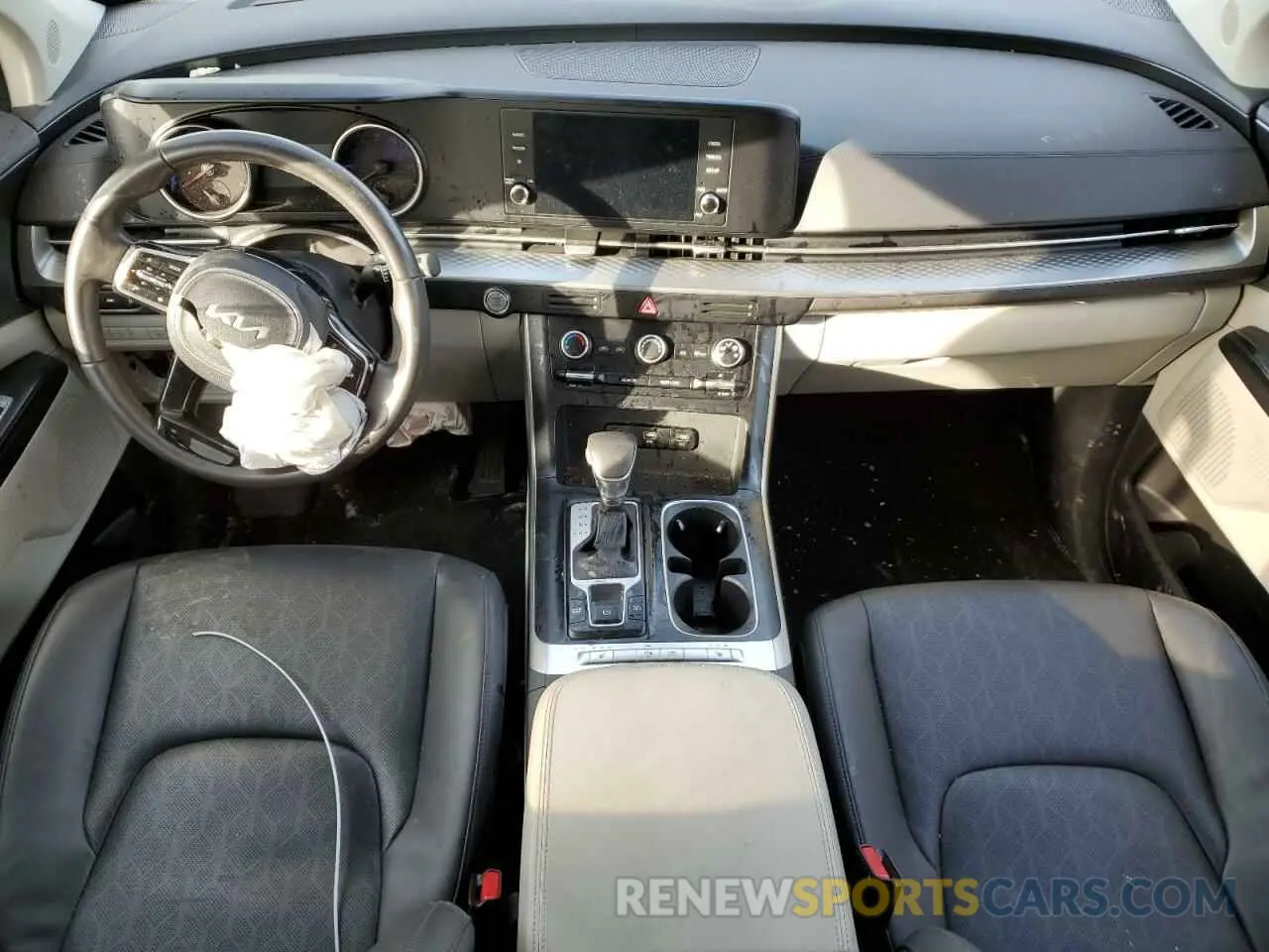 8 Photograph of a damaged car KNDNB4H34R6355298 KIA CARNIVAL L 2024