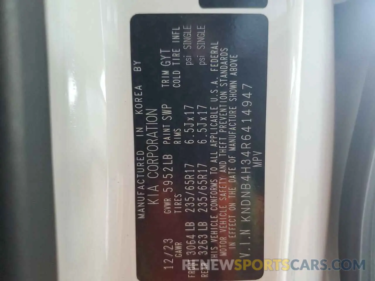 13 Photograph of a damaged car KNDNB4H34R6414947 KIA CARNIVAL L 2024