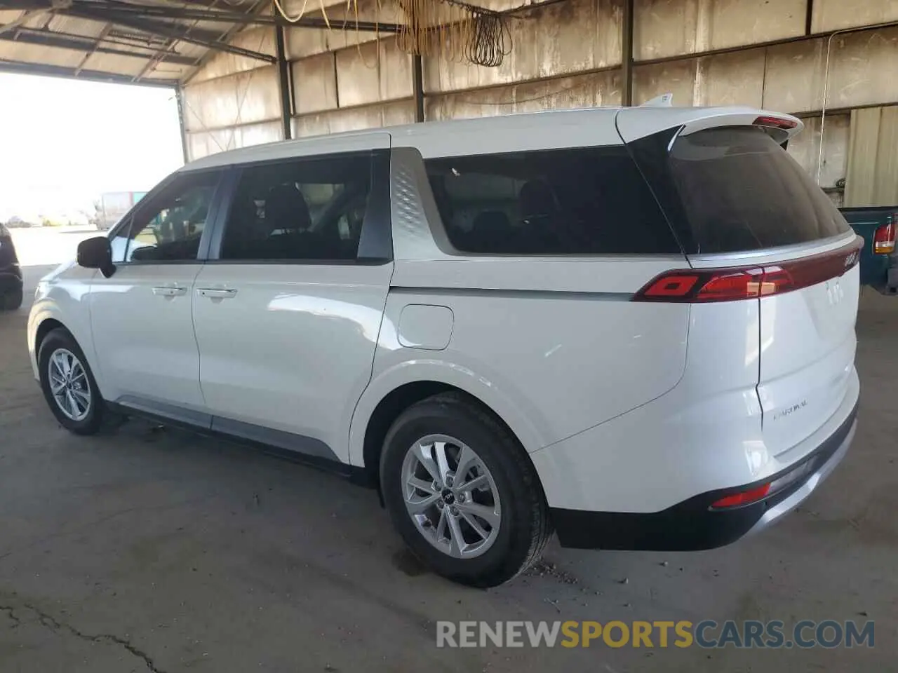 2 Photograph of a damaged car KNDNB4H34R6414947 KIA CARNIVAL L 2024