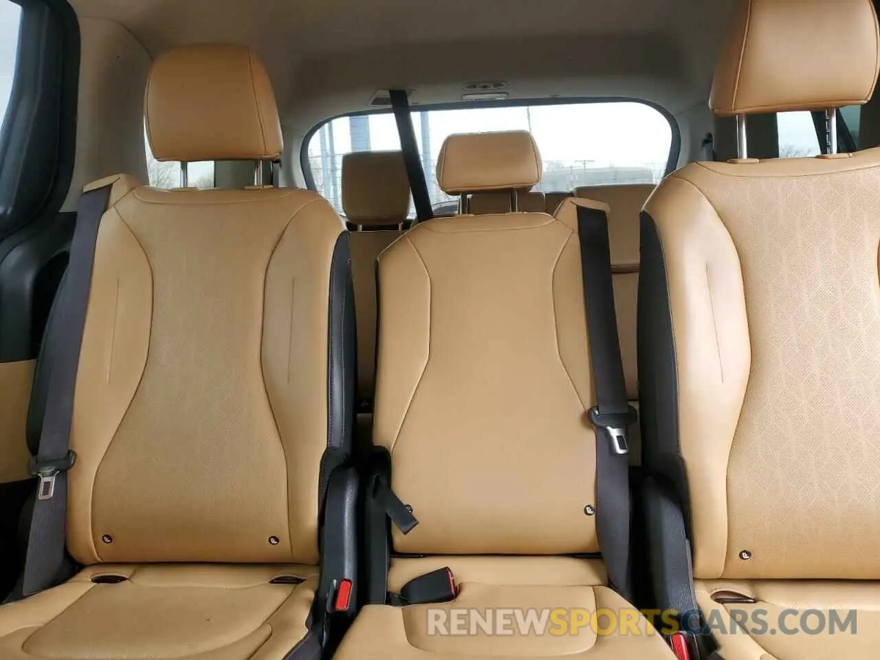 10 Photograph of a damaged car KNDNB4H35R6351292 KIA CARNIVAL L 2024