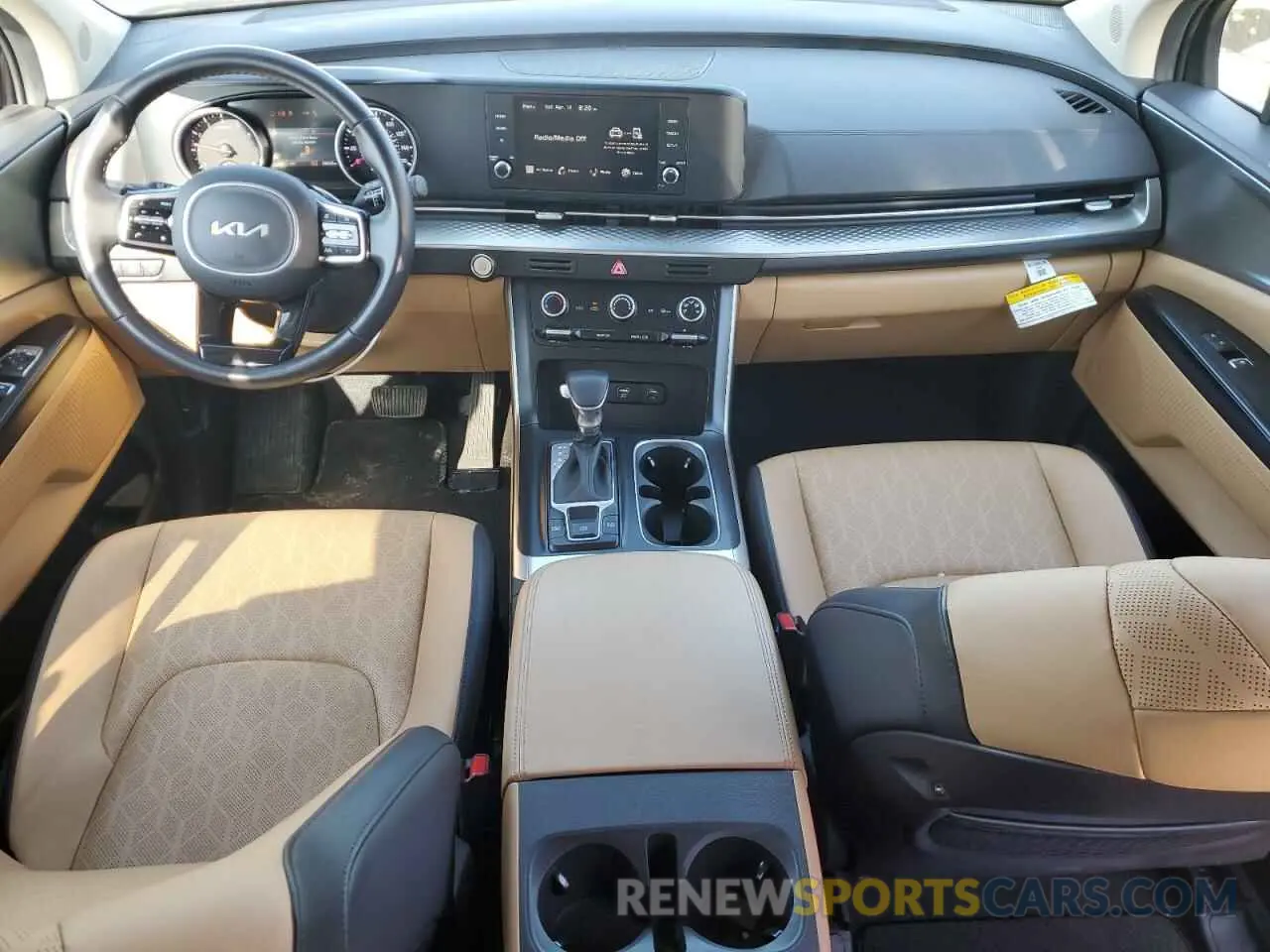 8 Photograph of a damaged car KNDNB4H35R6351292 KIA CARNIVAL L 2024