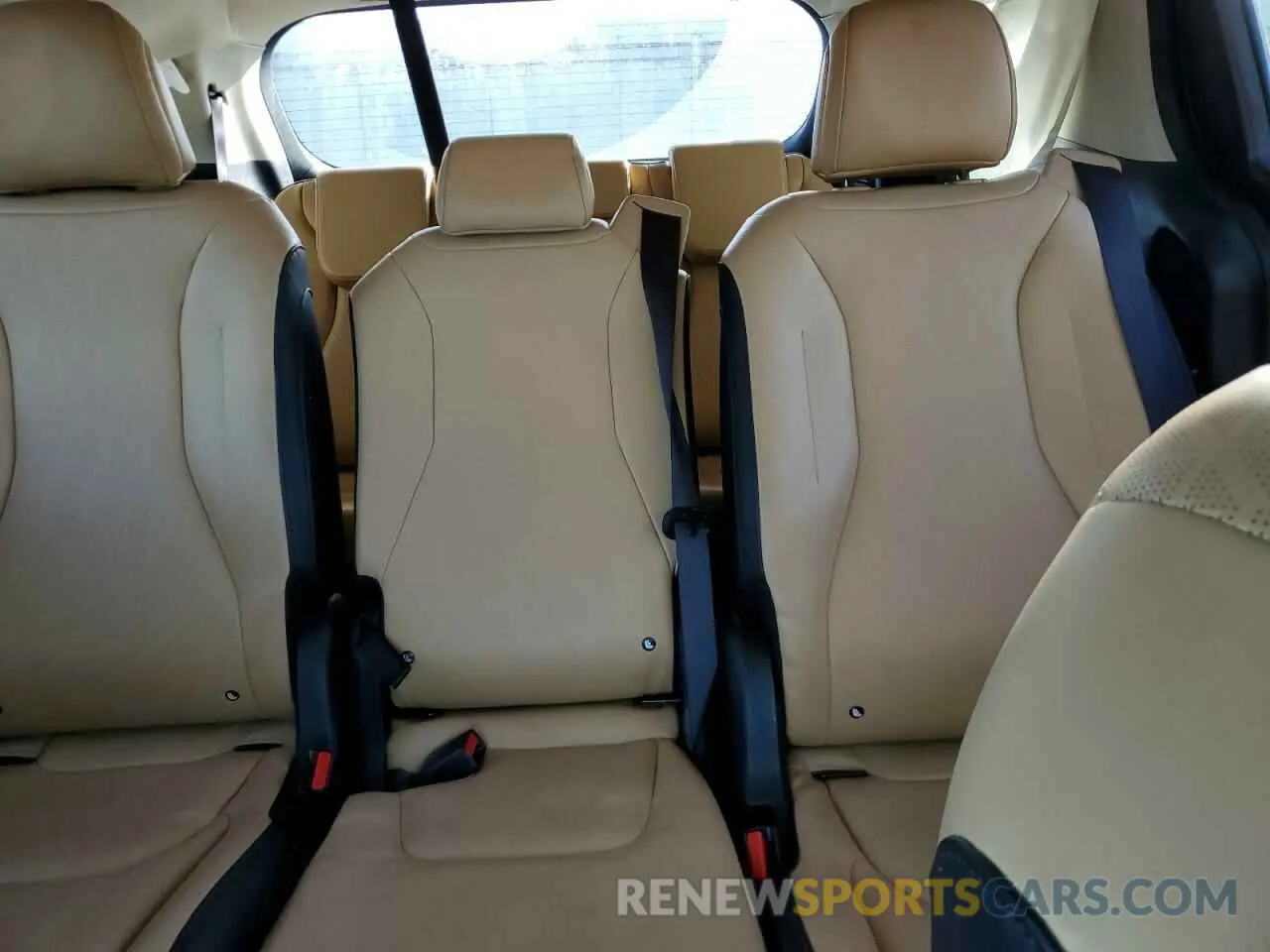 10 Photograph of a damaged car KNDNB4H36R6343329 KIA CARNIVAL L 2024