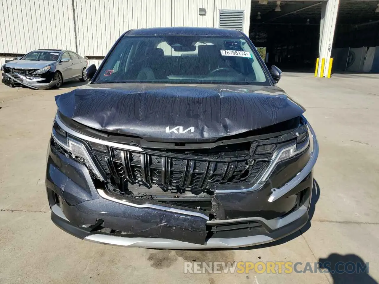 5 Photograph of a damaged car KNDNB4H38R6362979 KIA CARNIVAL L 2024