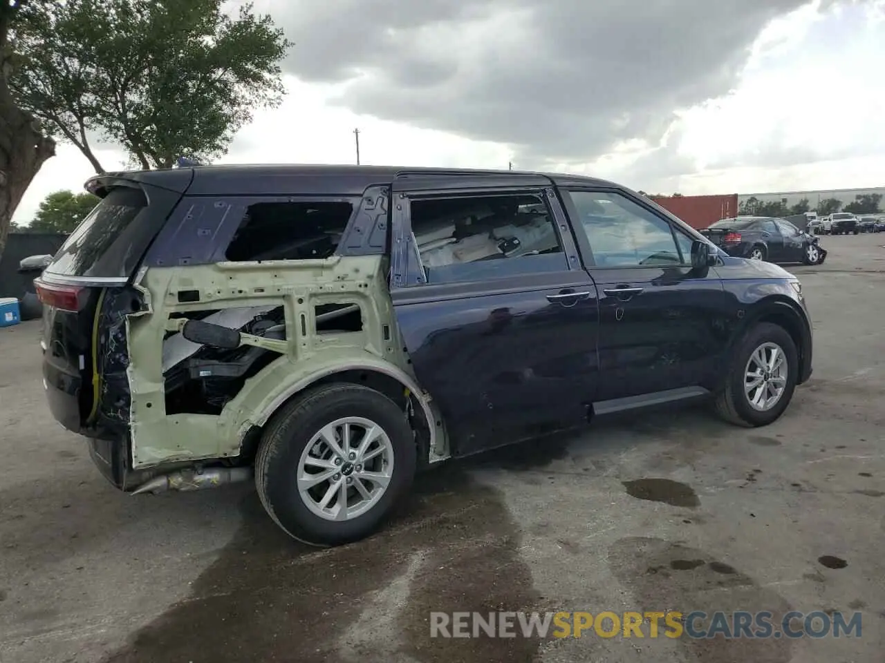3 Photograph of a damaged car KNDNB4H38R6420394 KIA CARNIVAL L 2024