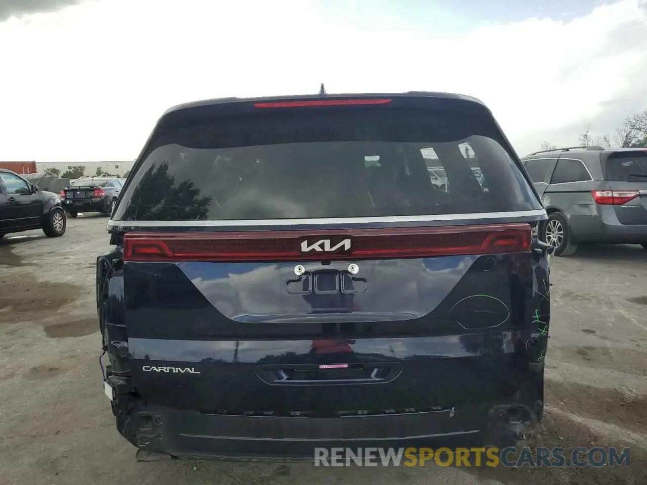 6 Photograph of a damaged car KNDNB4H38R6420394 KIA CARNIVAL L 2024