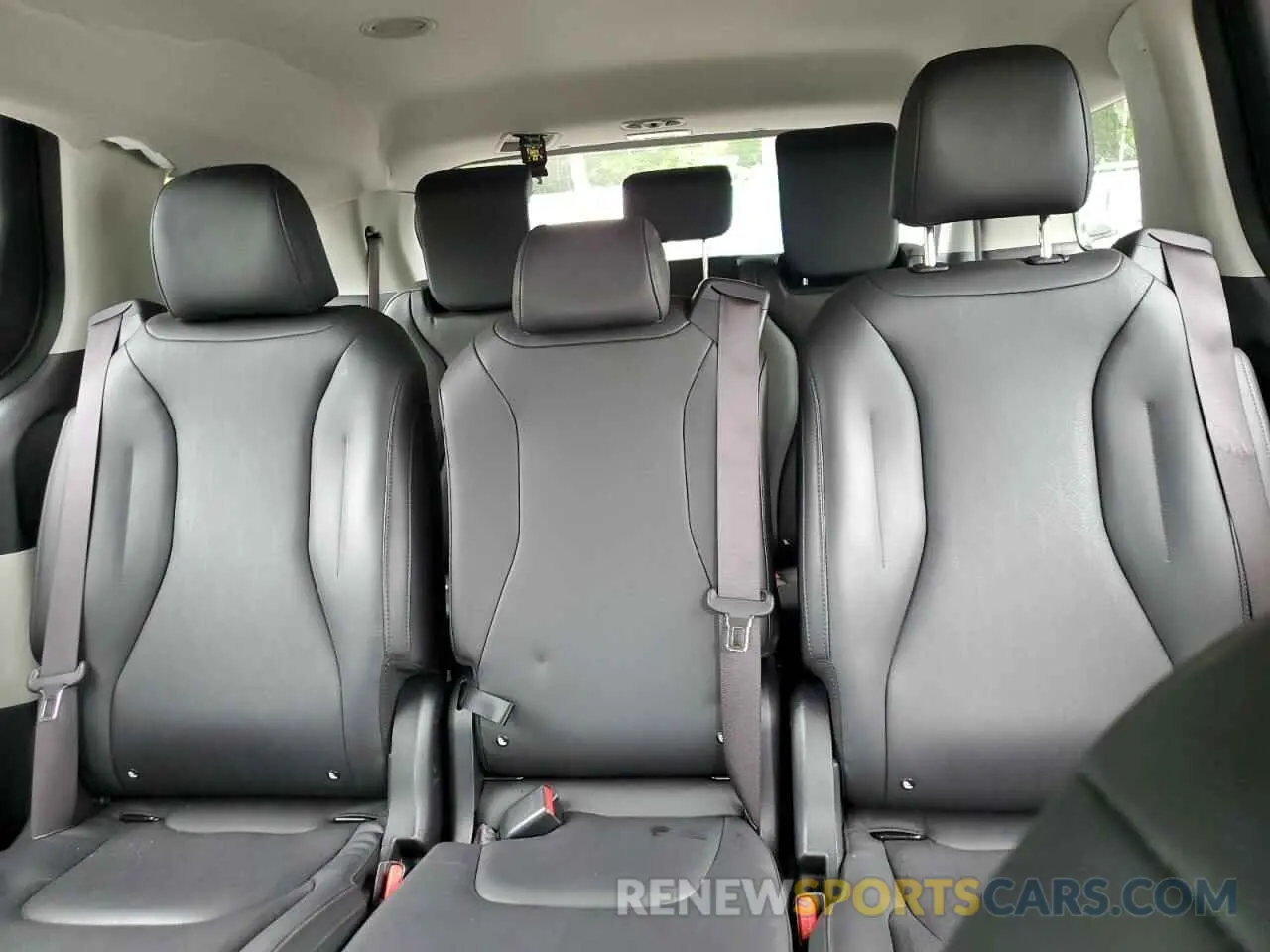 10 Photograph of a damaged car KNDNB4H39R6414748 KIA CARNIVAL L 2024