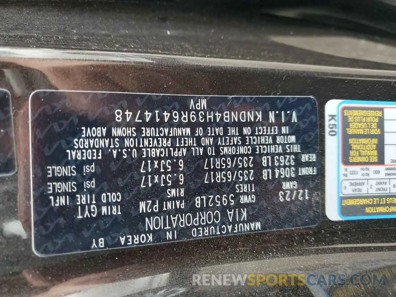 14 Photograph of a damaged car KNDNB4H39R6414748 KIA CARNIVAL L 2024