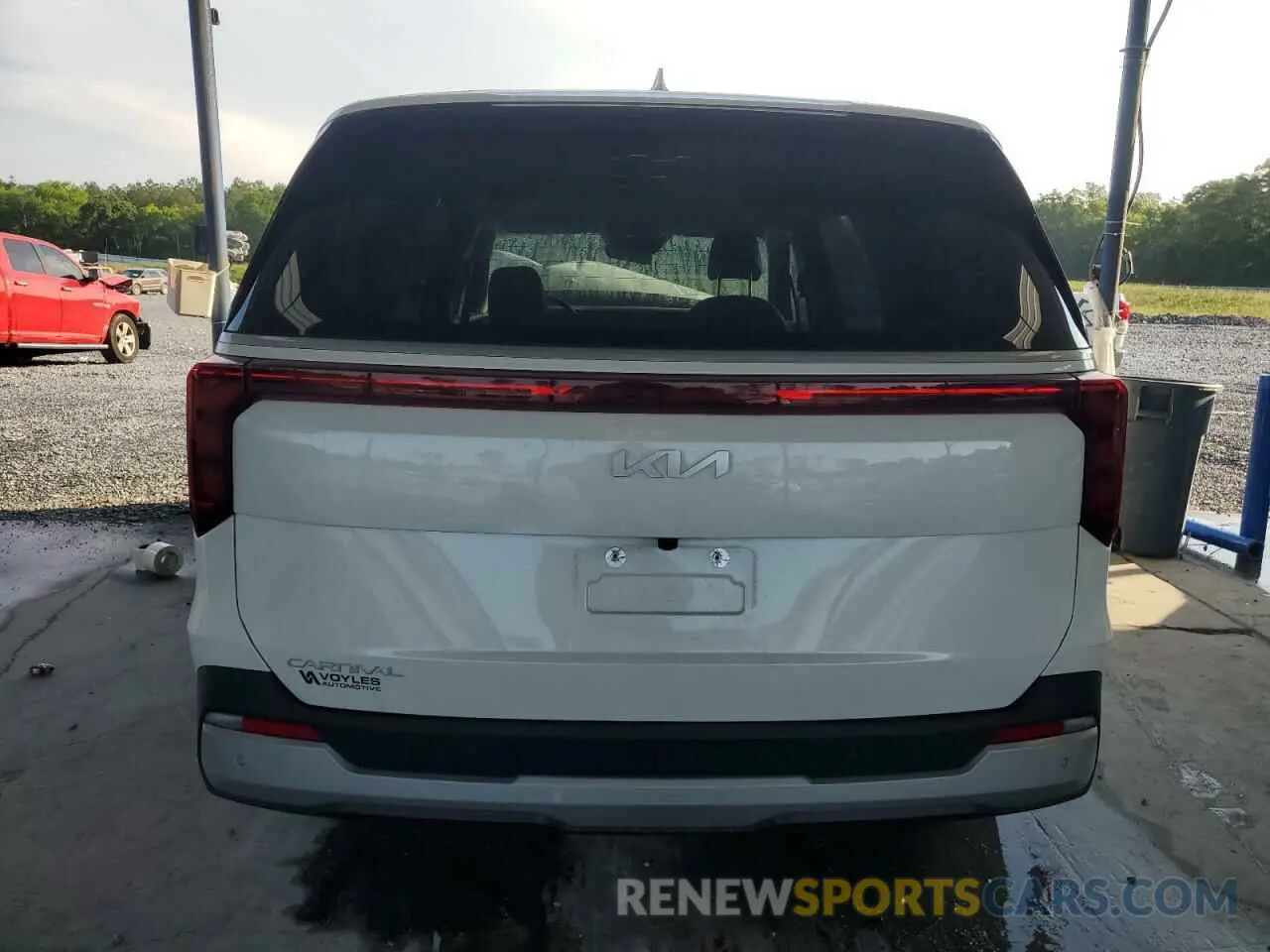 6 Photograph of a damaged car KNDNB5K32S6460121 KIA CARNIVAL L 2025