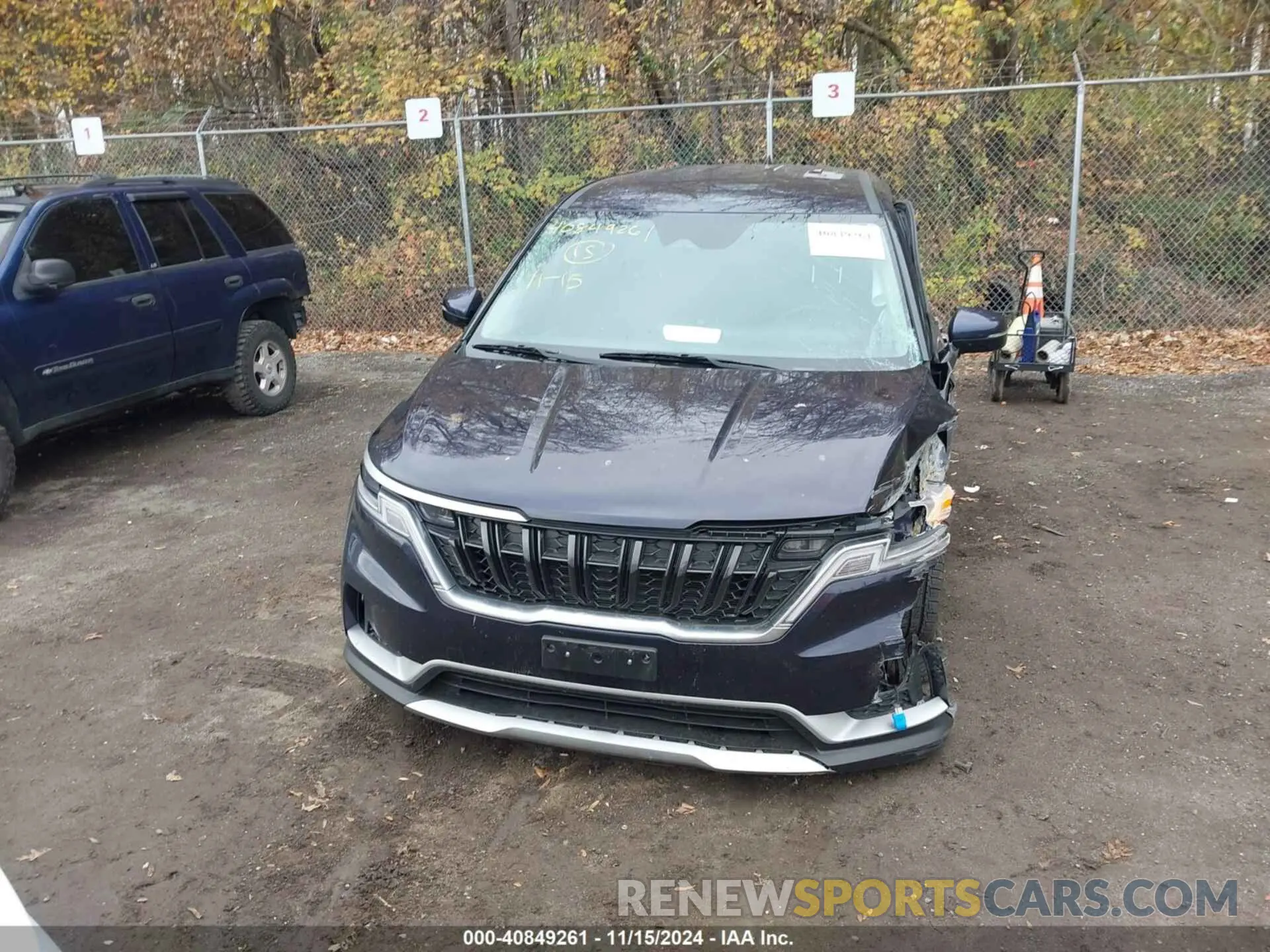 11 Photograph of a damaged car KNDNB4H31N6134056 KIA CARNIVAL MPV 2022