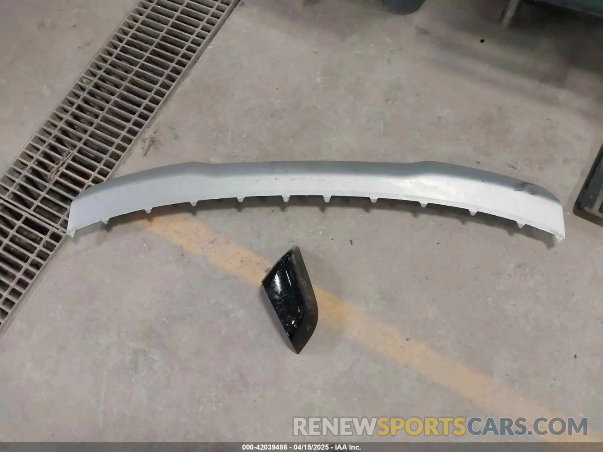 11 Photograph of a damaged car KNDNB4H32N6061568 KIA CARNIVAL MPV 2022