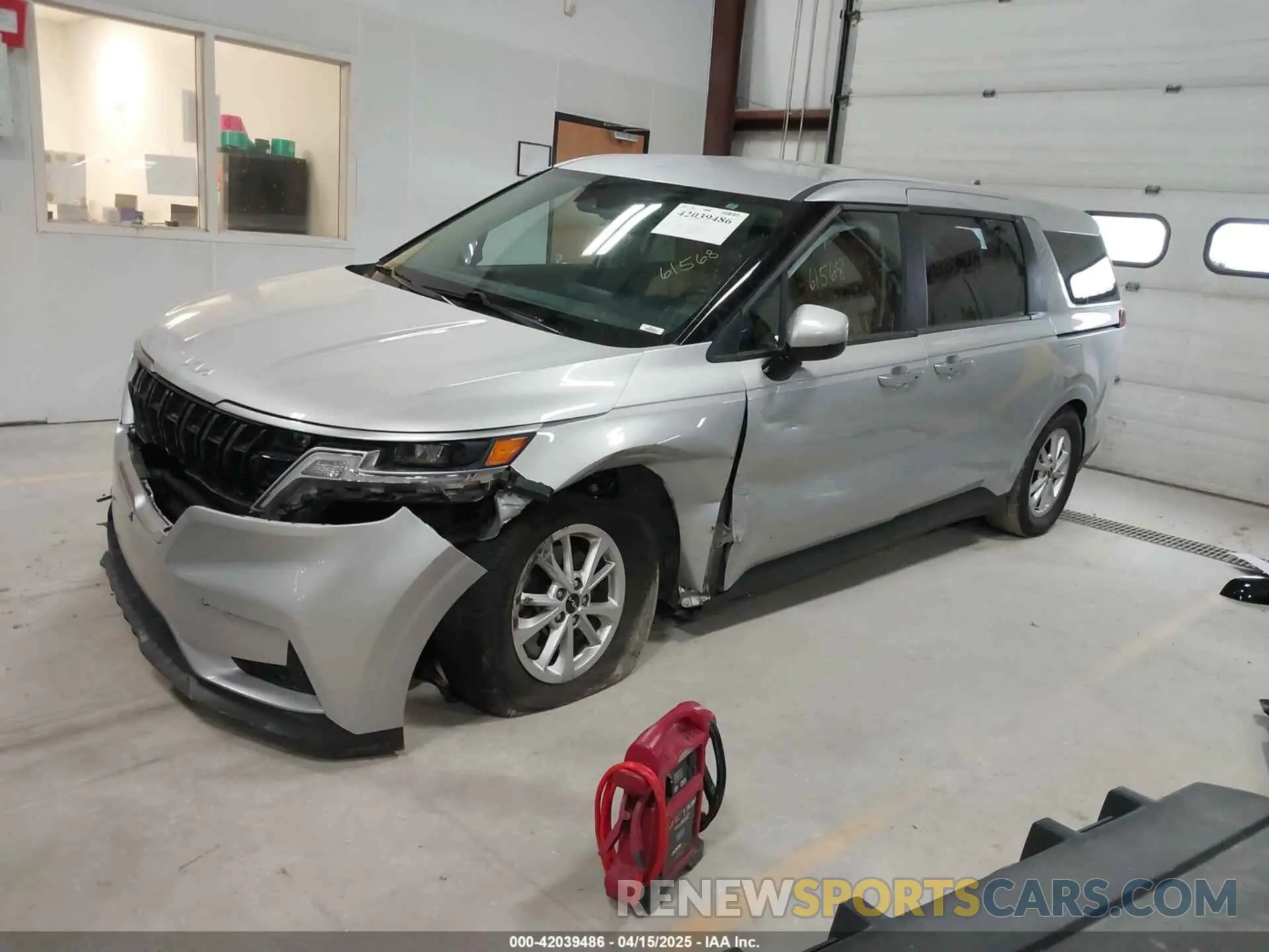 2 Photograph of a damaged car KNDNB4H32N6061568 KIA CARNIVAL MPV 2022