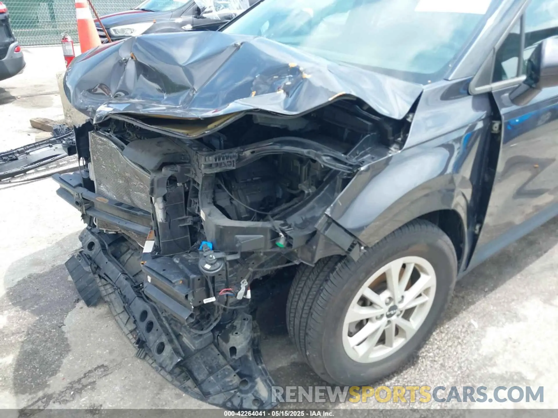 6 Photograph of a damaged car KNDNB4H33N6115072 KIA CARNIVAL MPV 2022