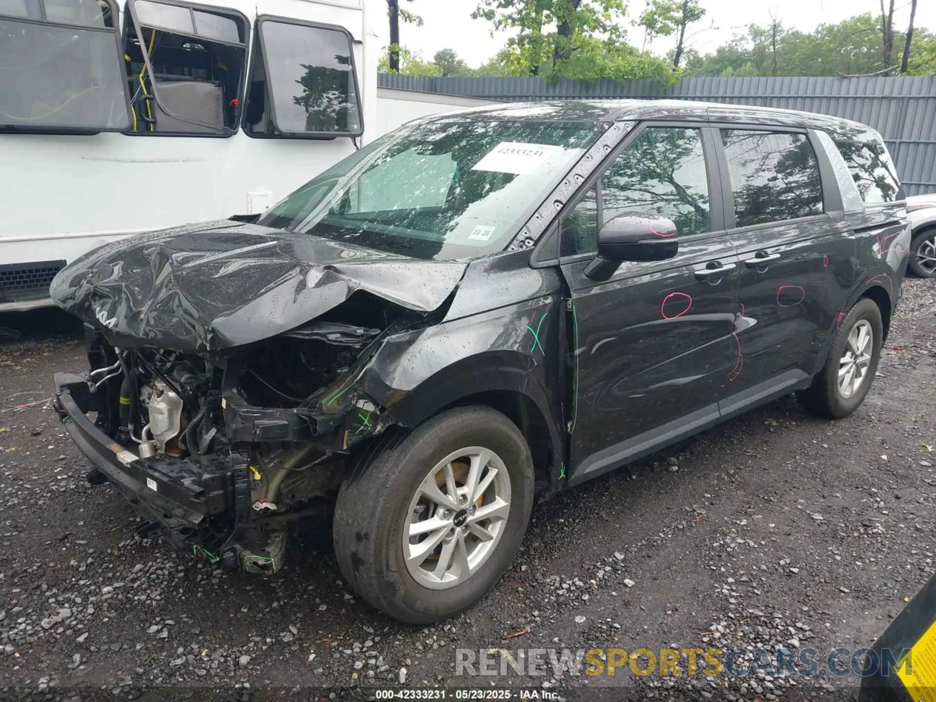 2 Photograph of a damaged car KNDNB4H33N6137752 KIA CARNIVAL MPV 2022
