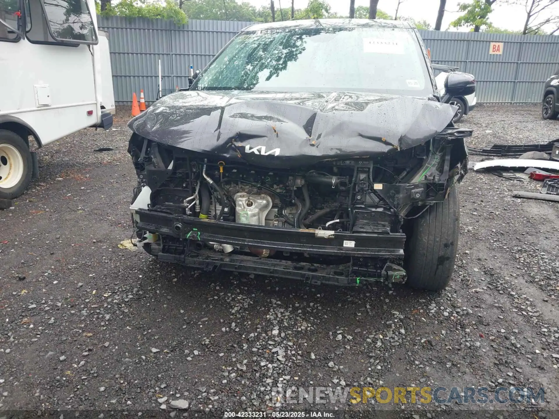 6 Photograph of a damaged car KNDNB4H33N6137752 KIA CARNIVAL MPV 2022
