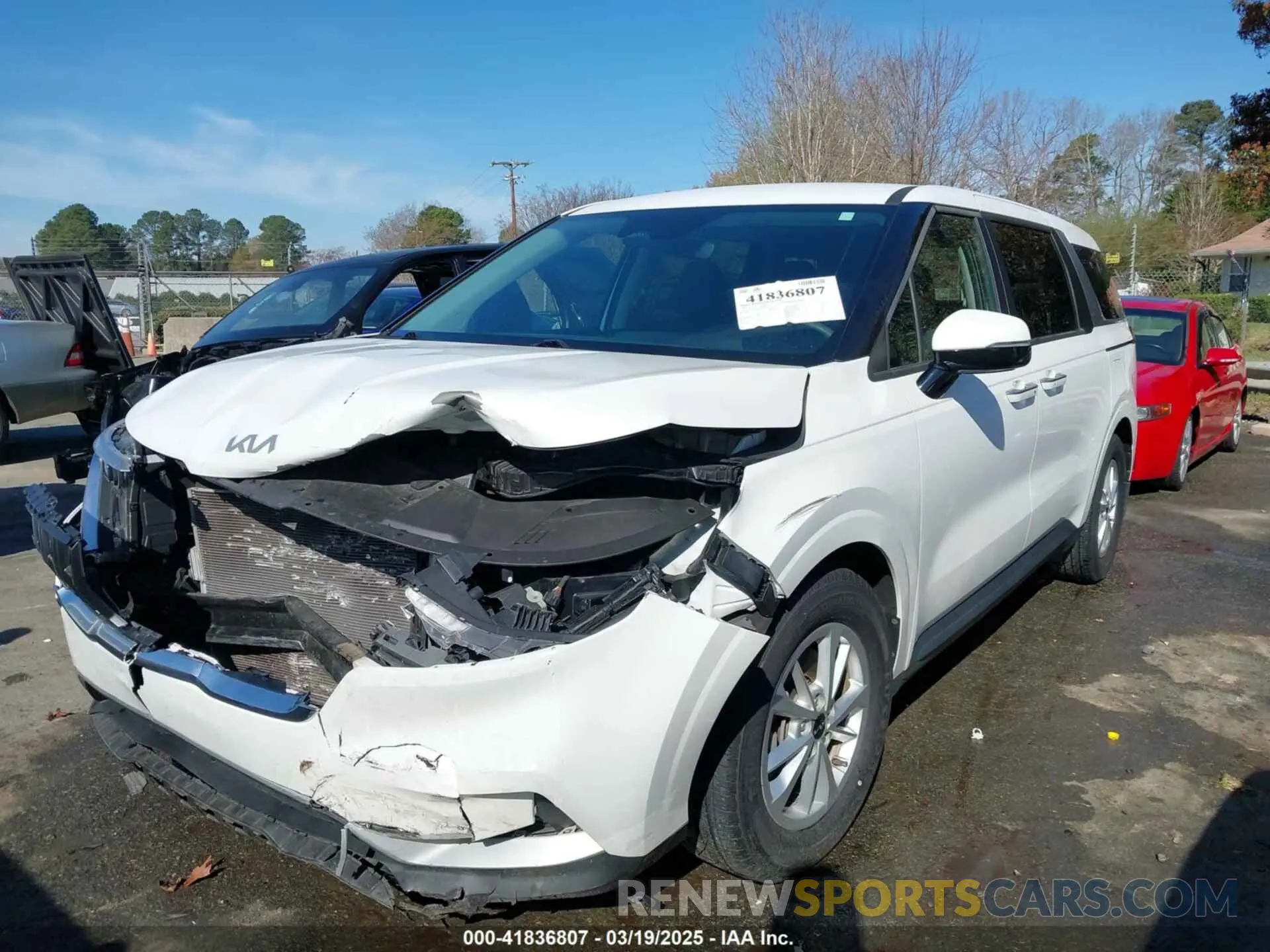 2 Photograph of a damaged car KNDNB4H33N6168192 KIA CARNIVAL MPV 2022