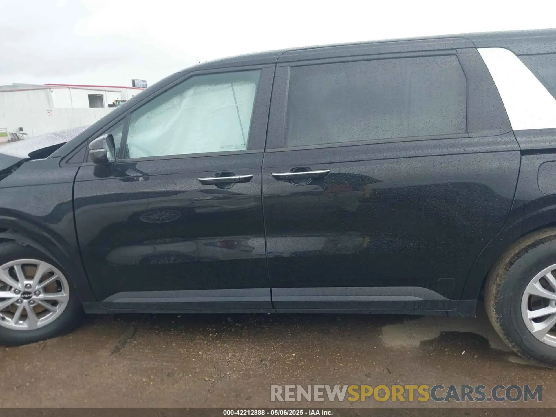 13 Photograph of a damaged car KNDNB4H35N6124792 KIA CARNIVAL MPV 2022