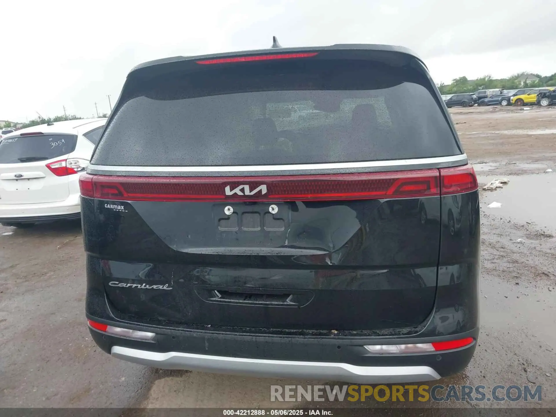 15 Photograph of a damaged car KNDNB4H35N6124792 KIA CARNIVAL MPV 2022
