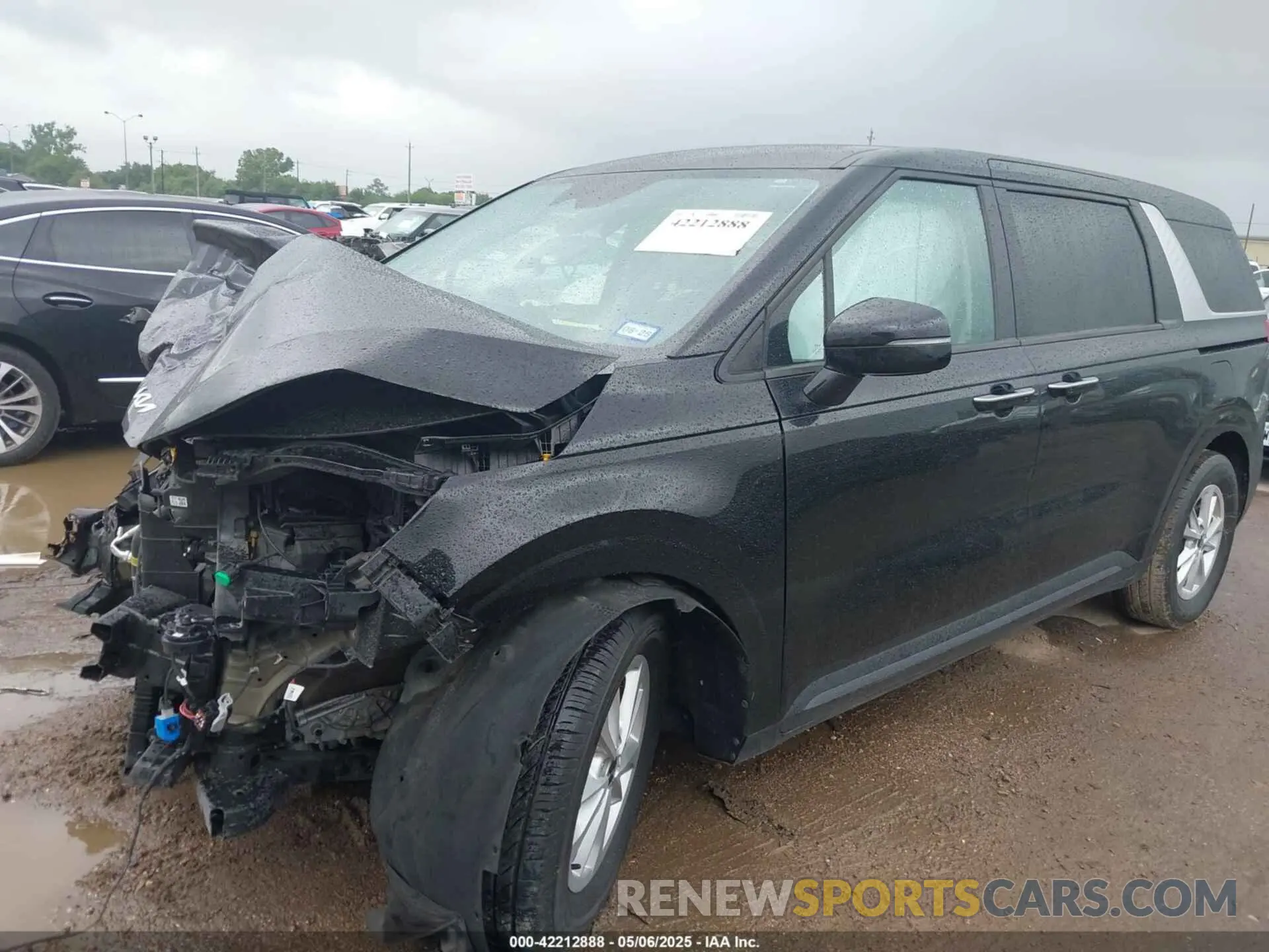 2 Photograph of a damaged car KNDNB4H35N6124792 KIA CARNIVAL MPV 2022