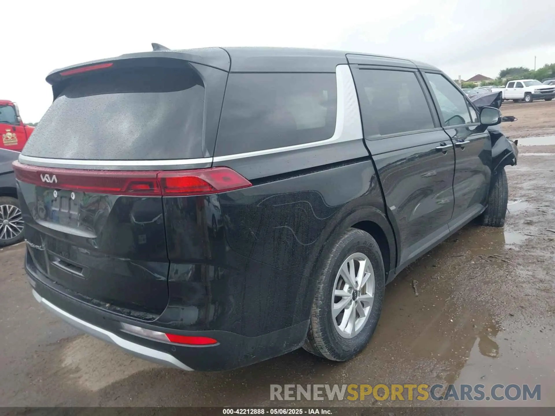 4 Photograph of a damaged car KNDNB4H35N6124792 KIA CARNIVAL MPV 2022