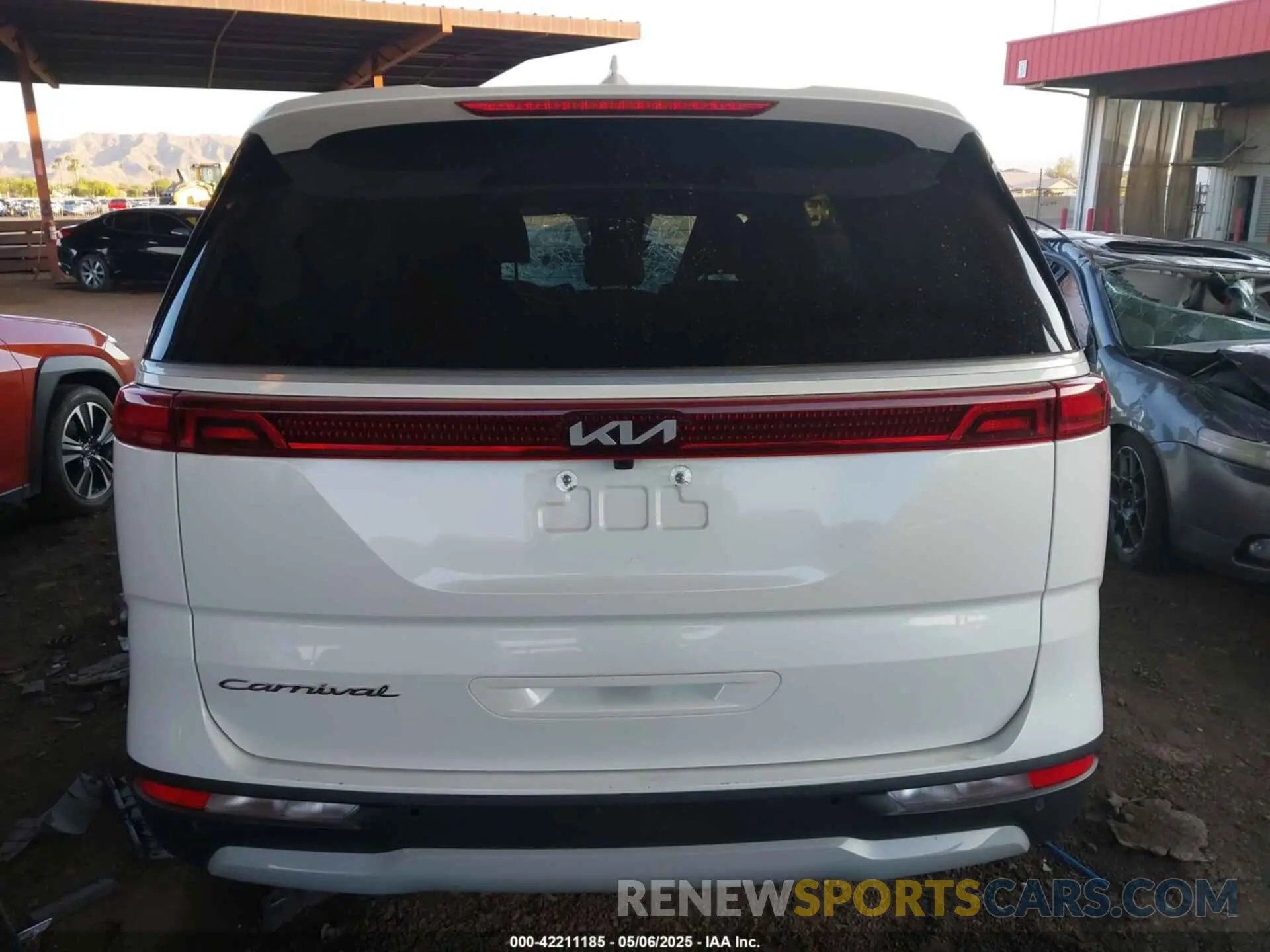 15 Photograph of a damaged car KNDNB4H35N6189948 KIA CARNIVAL MPV 2022
