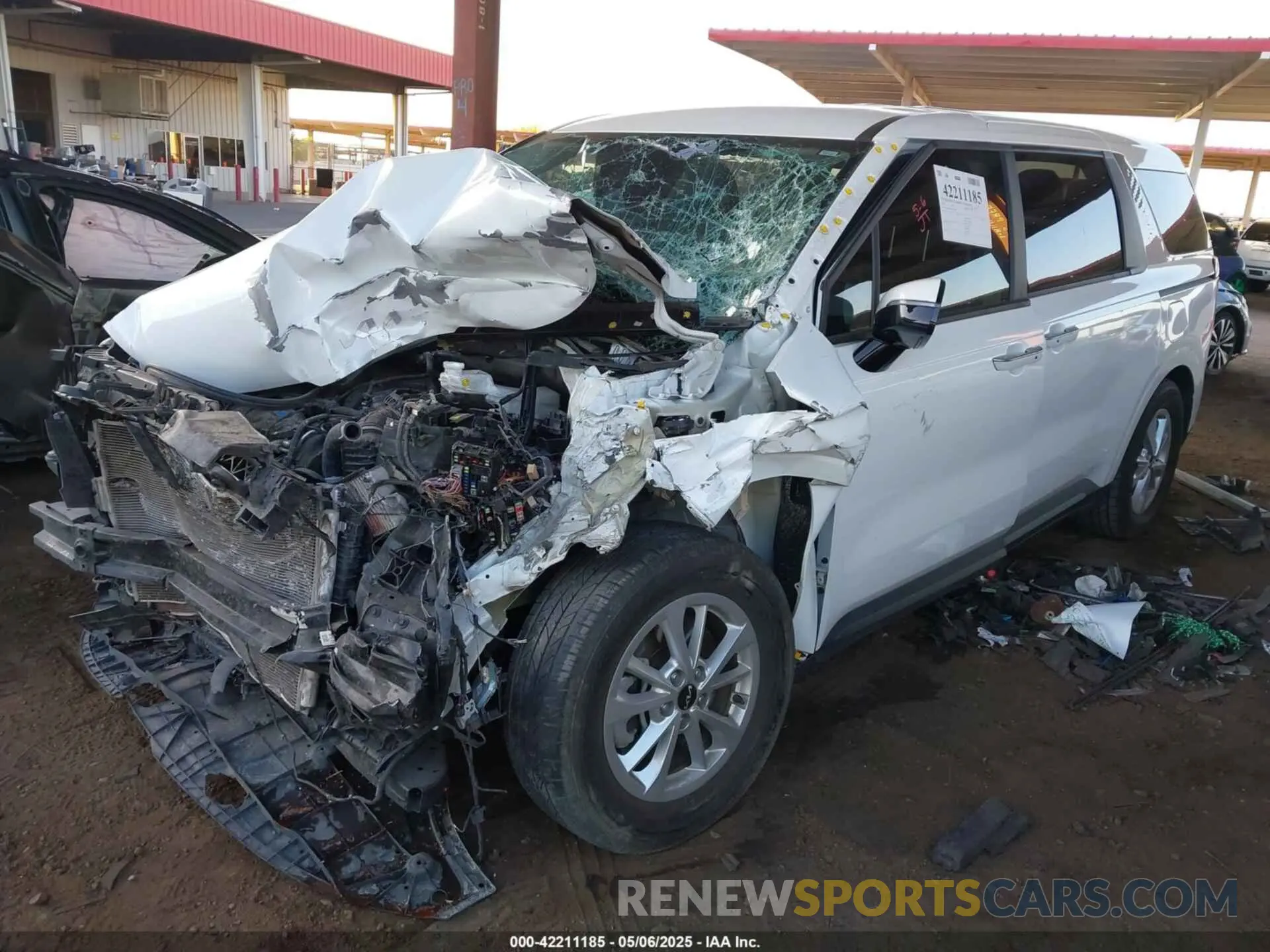 2 Photograph of a damaged car KNDNB4H35N6189948 KIA CARNIVAL MPV 2022
