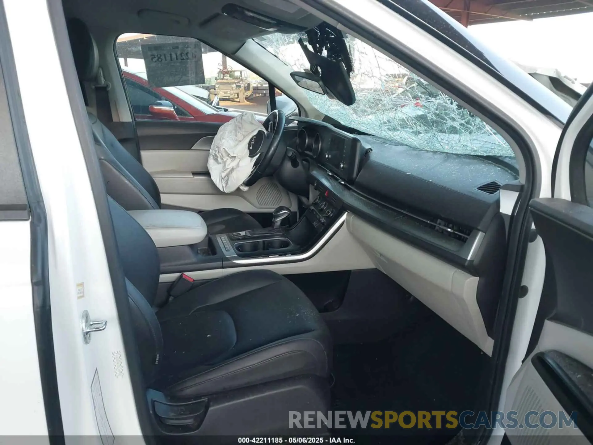 5 Photograph of a damaged car KNDNB4H35N6189948 KIA CARNIVAL MPV 2022