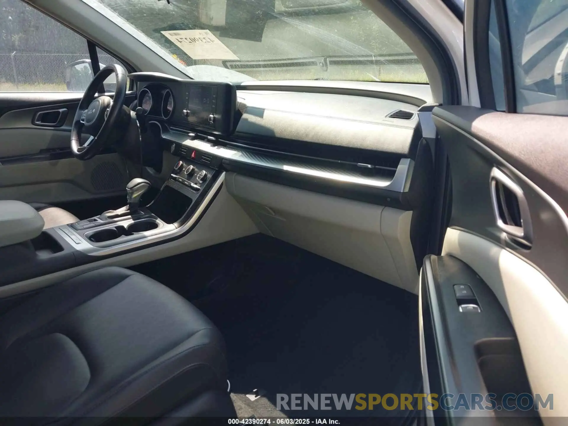 5 Photograph of a damaged car KNDNB4H36N6097554 KIA CARNIVAL MPV 2022